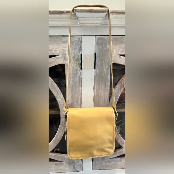 Vintage Coach Yellow Leather Legacy Flex Studio Shoulder Bag #9335 EUC - Picture 7 of 16